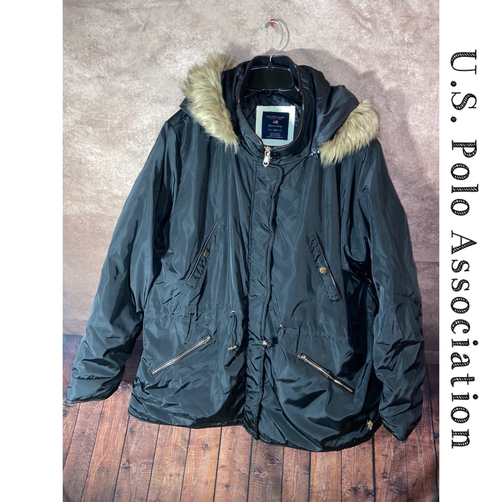U.S. Polo Assn. Women's Jacket Size 3X-black/gold w/fur edged removable hood-GUC